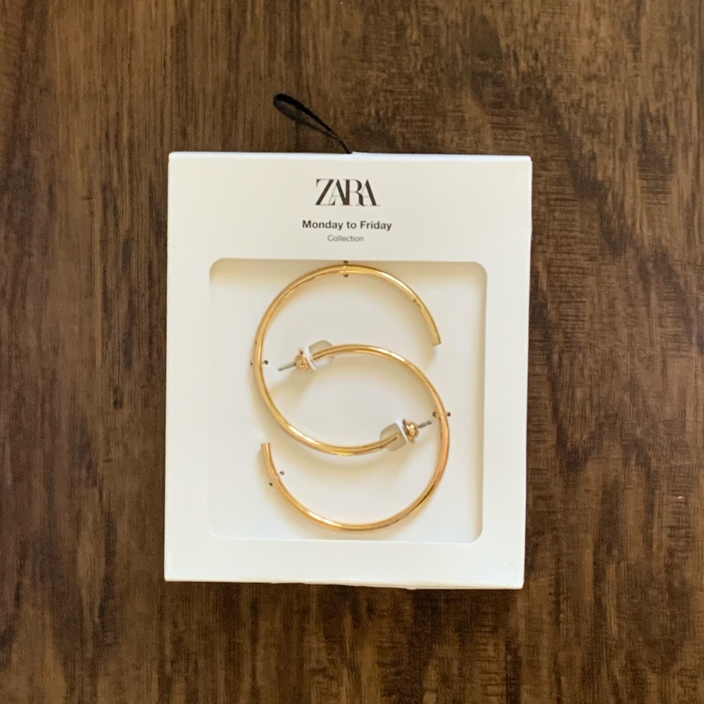 Zara open hoop earring